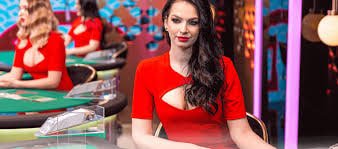 Bangladesh adults browsing slot themes and mobile casino-style screens